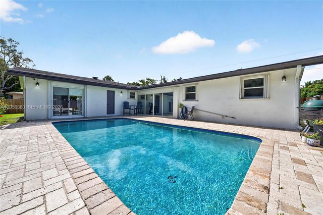 5431 SW 1st St, Plantation, FL 33317