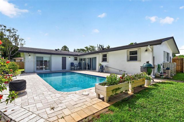 5431 SW 1st St, Plantation, FL 33317