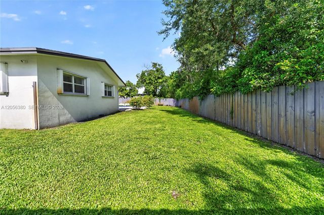 5431 SW 1st St, Plantation, FL 33317