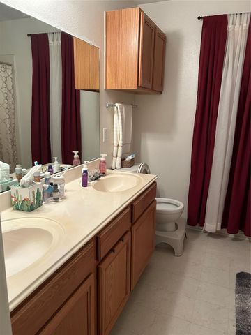 7923 Split Oak Drive Drive, Houston, TX 77040