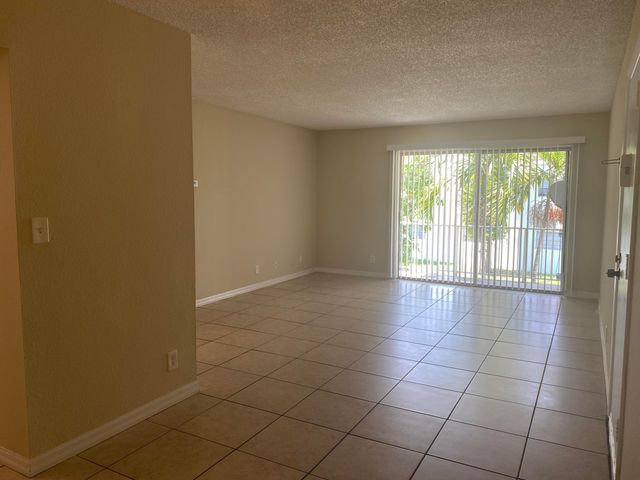 409 EXECUTIVE CENTER Drive 211, West Palm Beach, FL 33401