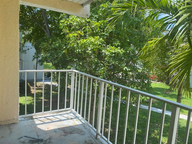 409 EXECUTIVE CENTER Drive 211, West Palm Beach, FL 33401