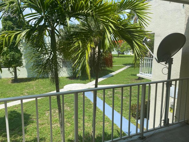 409 EXECUTIVE CENTER Drive 211, West Palm Beach, FL 33401