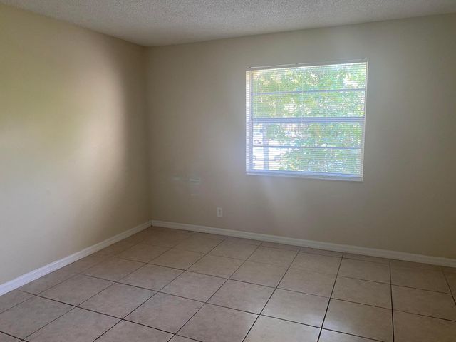 409 EXECUTIVE CENTER Drive 211, West Palm Beach, FL 33401