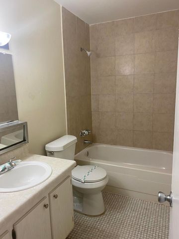 409 EXECUTIVE CENTER Drive 211, West Palm Beach, FL 33401