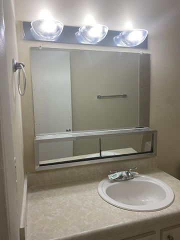 409 EXECUTIVE CENTER Drive 211, West Palm Beach, FL 33401