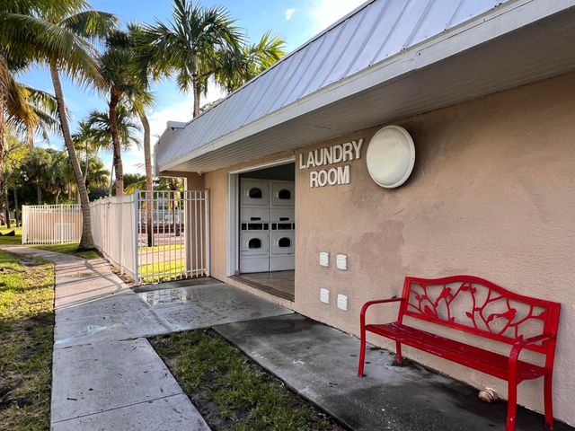409 EXECUTIVE CENTER Drive 211, West Palm Beach, FL 33401