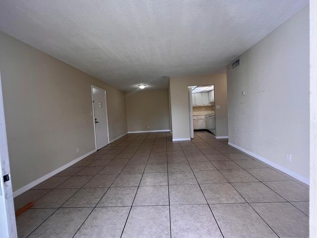 409 EXECUTIVE CENTER Drive 211, West Palm Beach, FL 33401