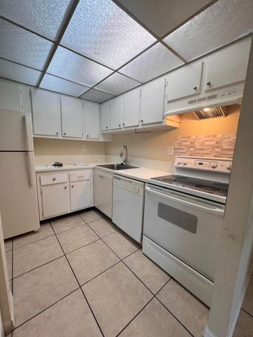409 EXECUTIVE CENTER Drive 211, West Palm Beach, FL 33401