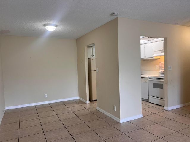 409 EXECUTIVE CENTER Drive 211, West Palm Beach, FL 33401