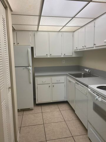 409 EXECUTIVE CENTER Drive 211, West Palm Beach, FL 33401