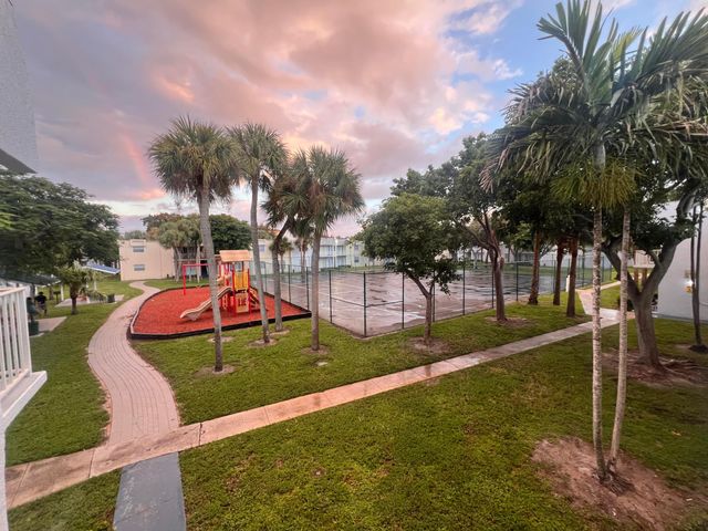 409 EXECUTIVE CENTER Drive 211, West Palm Beach, FL 33401