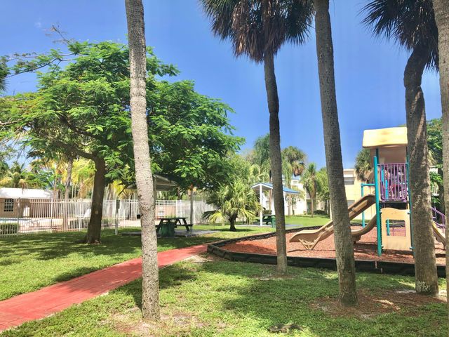 409 EXECUTIVE CENTER Drive 211, West Palm Beach, FL 33401