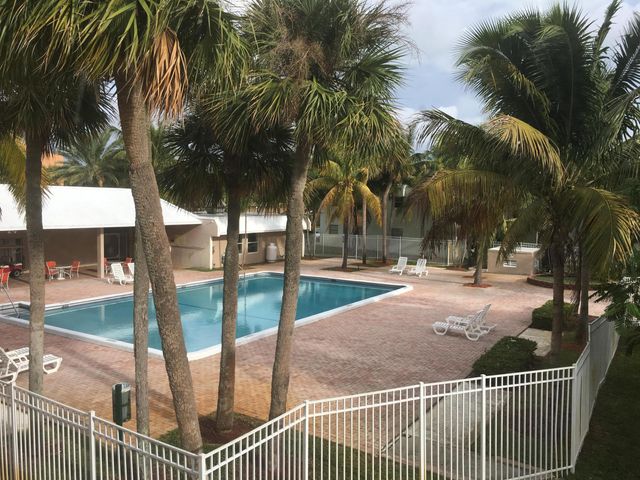 409 EXECUTIVE CENTER Drive 211, West Palm Beach, FL 33401