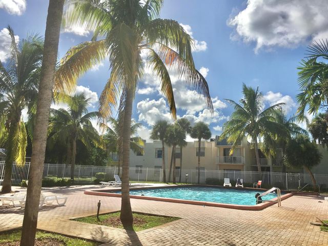 409 EXECUTIVE CENTER Drive 211, West Palm Beach, FL 33401
