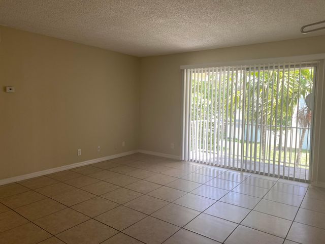 409 EXECUTIVE CENTER Drive 211, West Palm Beach, FL 33401
