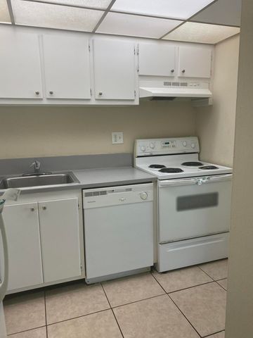 409 EXECUTIVE CENTER Drive 211, West Palm Beach, FL 33401