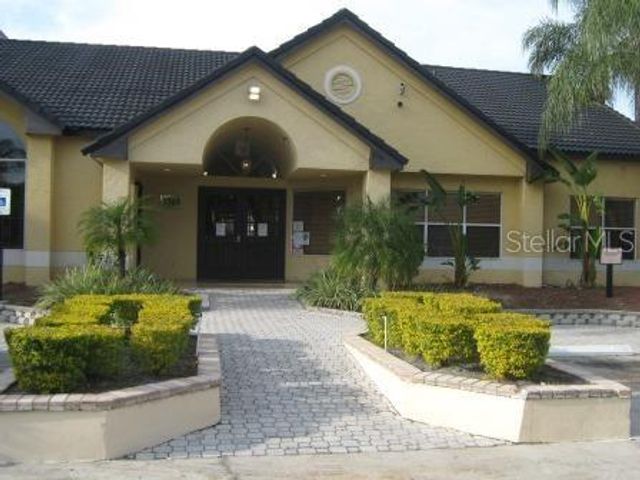 4606 COMMANDER DRIVE 1126, Orlando, FL 32822