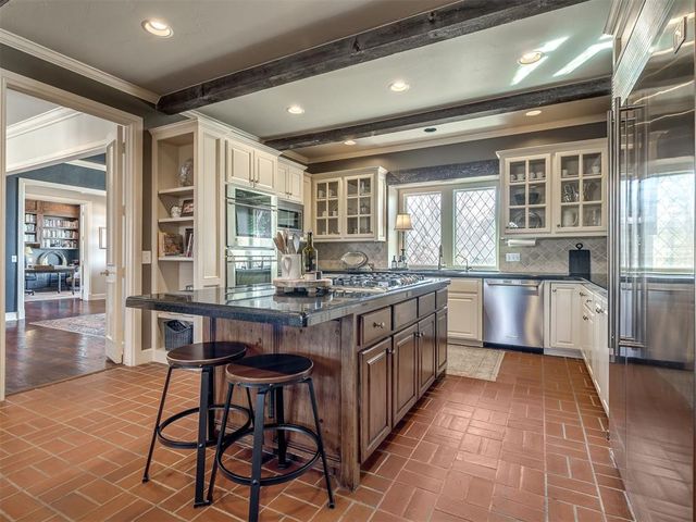 5812 Country Club Drive, Edmond, OK 73025