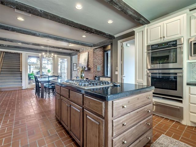 5812 Country Club Drive, Edmond, OK 73025