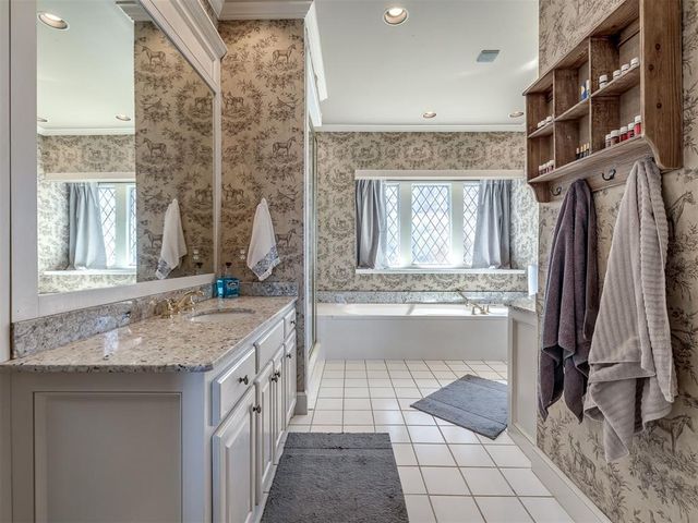 5812 Country Club Drive, Edmond, OK 73025