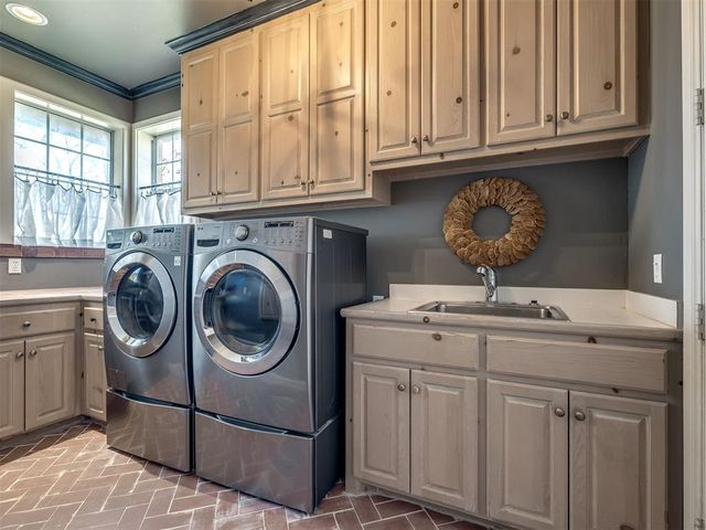 5812 Country Club Drive, Edmond, OK 73025