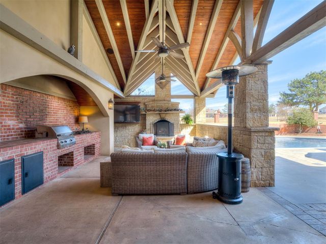 5812 Country Club Drive, Edmond, OK 73025