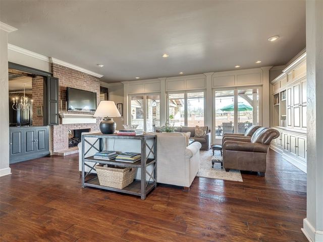 5812 Country Club Drive, Edmond, OK 73025