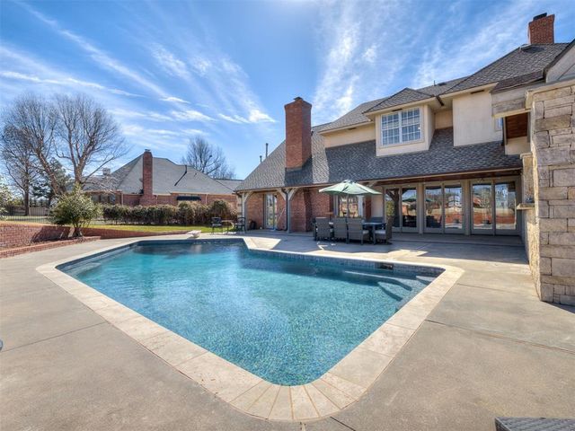 5812 Country Club Drive, Edmond, OK 73025