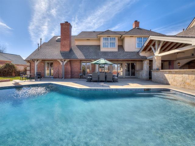5812 Country Club Drive, Edmond, OK 73025