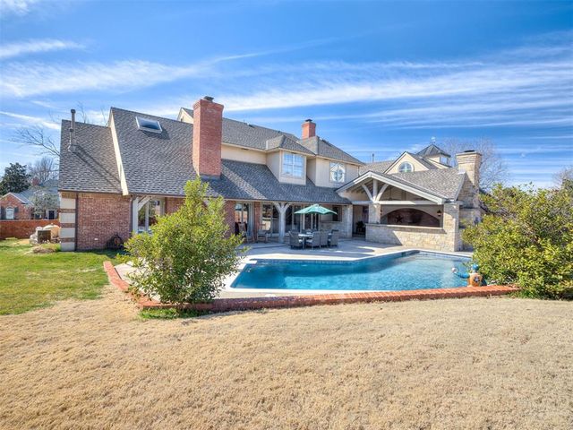 5812 Country Club Drive, Edmond, OK 73025