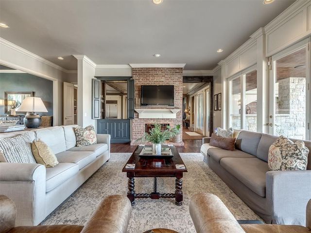 5812 Country Club Drive, Edmond, OK 73025