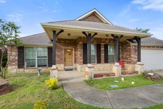 106 Cactus Canyon Drive, Runaway Bay, TX 76458