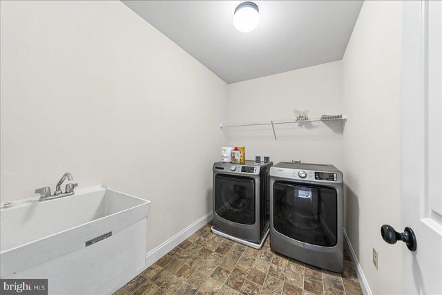 100 MAGNOLIA LN, New Providence, PA 17560