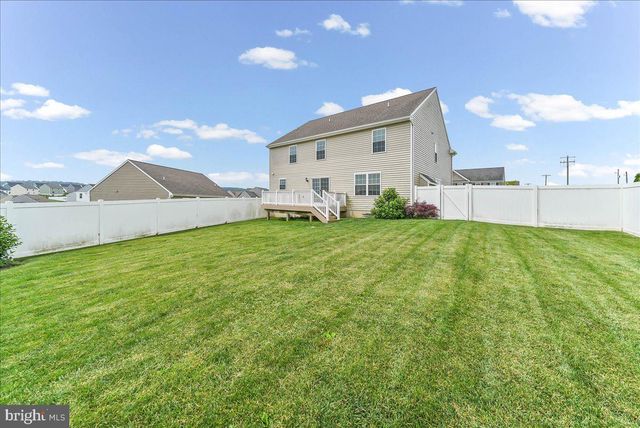 100 MAGNOLIA LN, New Providence, PA 17560