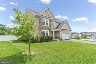 100 MAGNOLIA LN, New Providence, PA 17560