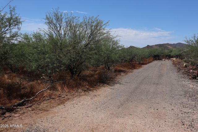 4392x N 20th Street B, New River, AZ 85087