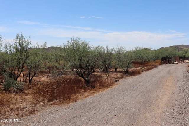 4392x N 20th Street B, New River, AZ 85087
