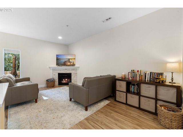 11490 Se AQUILA St, Happy Valley, OR 97086
