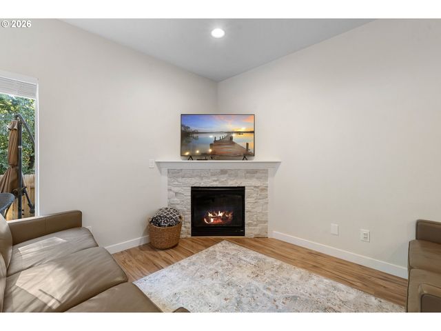 11490 Se AQUILA St, Happy Valley, OR 97086