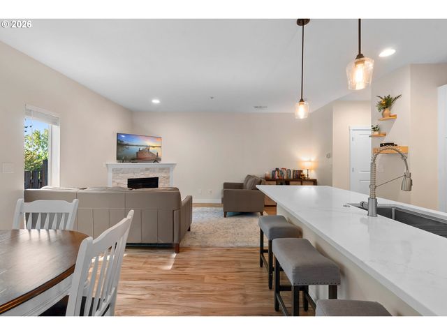 11490 Se AQUILA St, Happy Valley, OR 97086