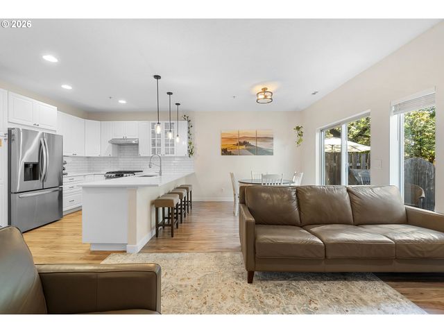 11490 Se AQUILA St, Happy Valley, OR 97086