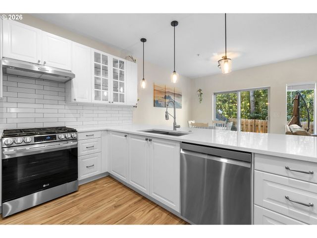 11490 Se AQUILA St, Happy Valley, OR 97086