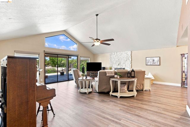 4841 Spinnaker Way, Discovery Bay, CA 94505