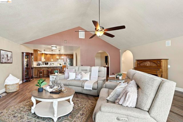 4841 Spinnaker Way, Discovery Bay, CA 94505