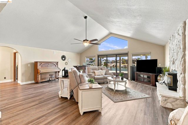 4841 Spinnaker Way, Discovery Bay, CA 94505