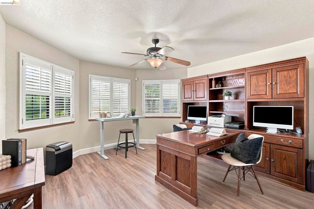 4841 Spinnaker Way, Discovery Bay, CA 94505