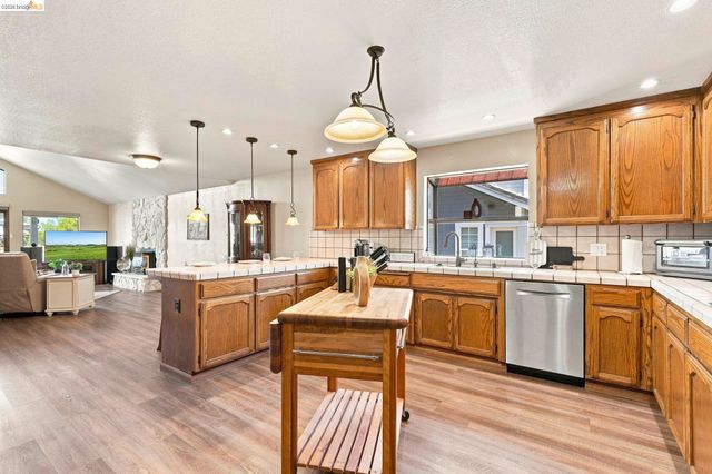 4841 Spinnaker Way, Discovery Bay, CA 94505