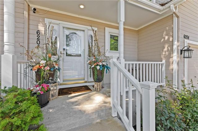 6204 W 156th Street, Overland Park, KS 66223
