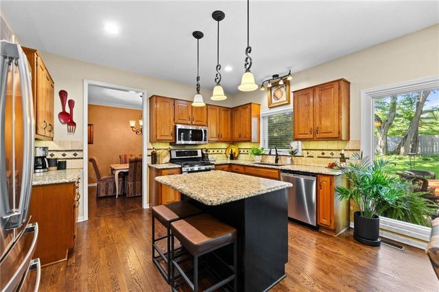 6204 W 156th Street, Overland Park, KS 66223